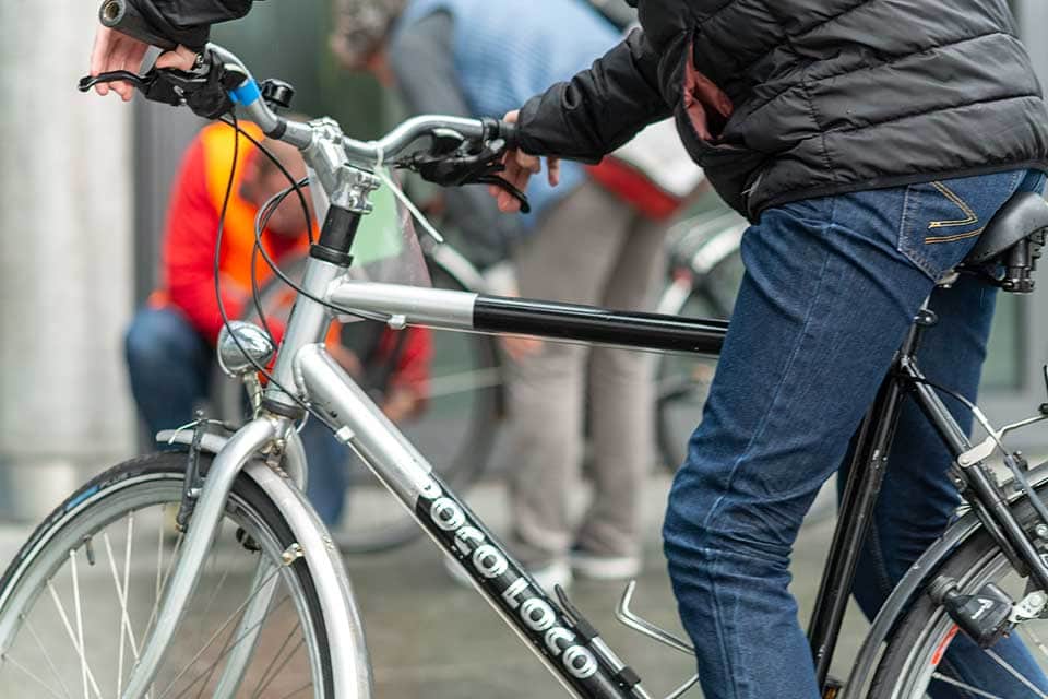 Bild Velobörse Thun – funktionieren Bremsen, Licht und Schaltung des Occasions-Velos – Pro Velo Region Thun